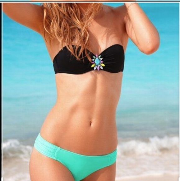 NWT Victoria Secret bikini top size 36C - Picture 2 of 11